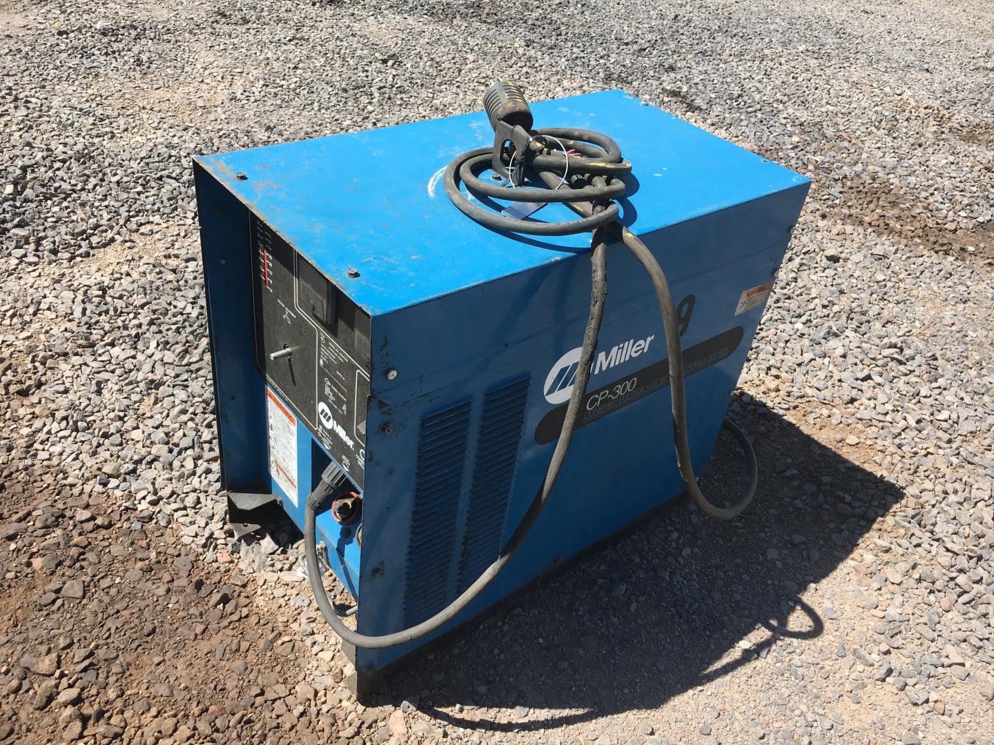 ./imagenes/INVOICE/2019/16914/SOLDADORA MILLER CP-300 (4).JPG